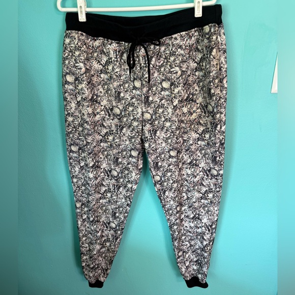 EUC Elwood Abstract Pattern Men’s Joggers - Picture 1 of 7